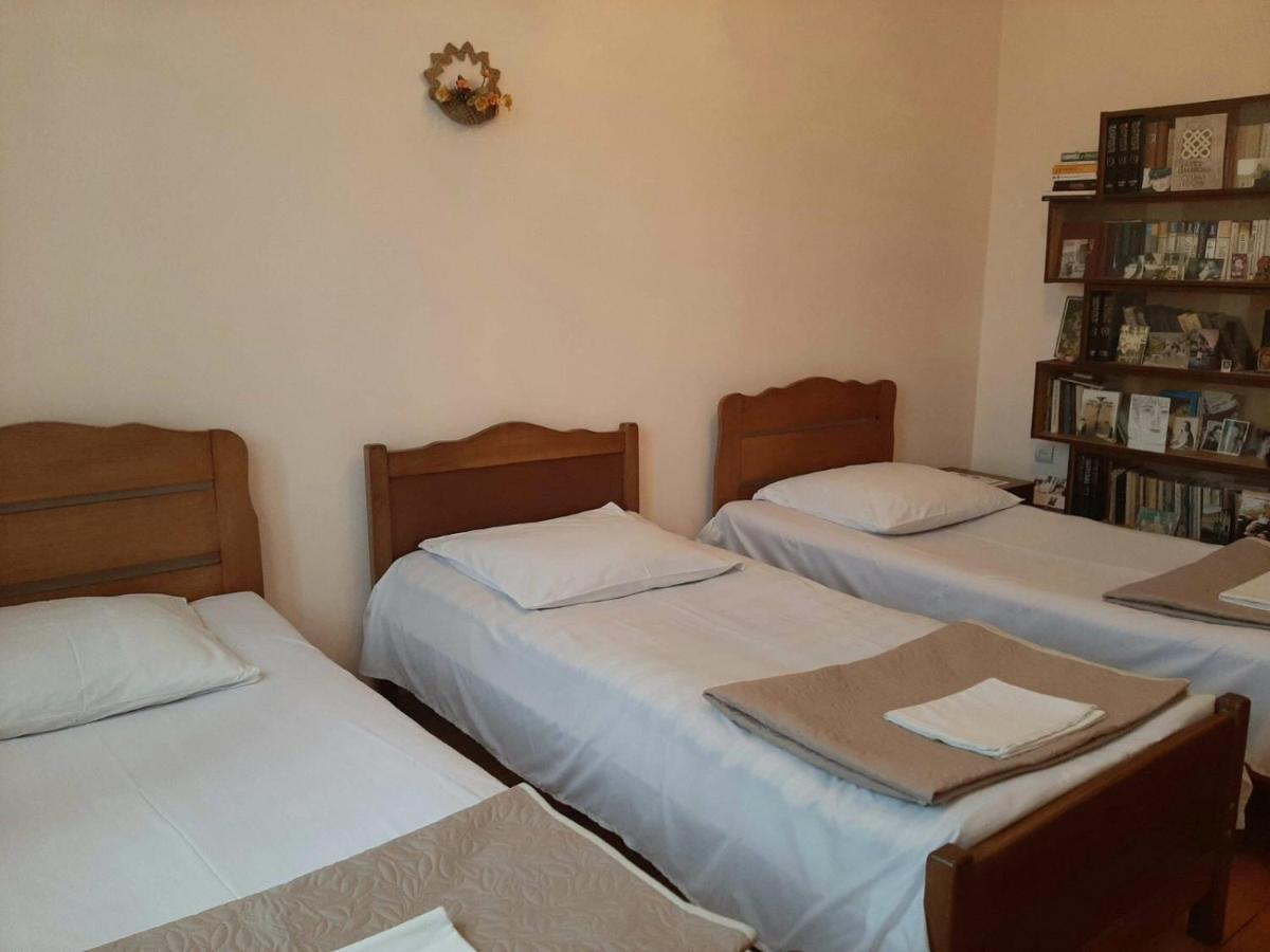 Nitsa Guest House Gori Exteriér fotografie