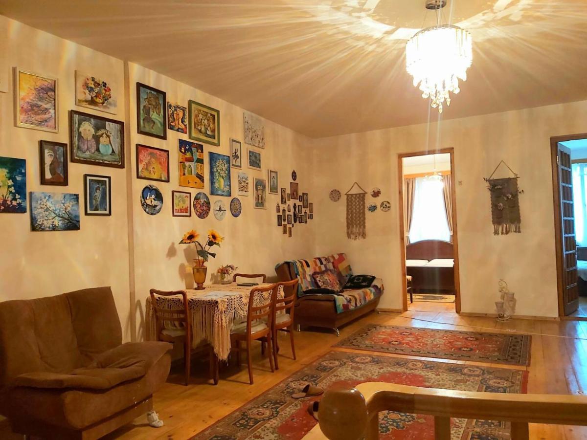 Nitsa Guest House Gori Exteriér fotografie