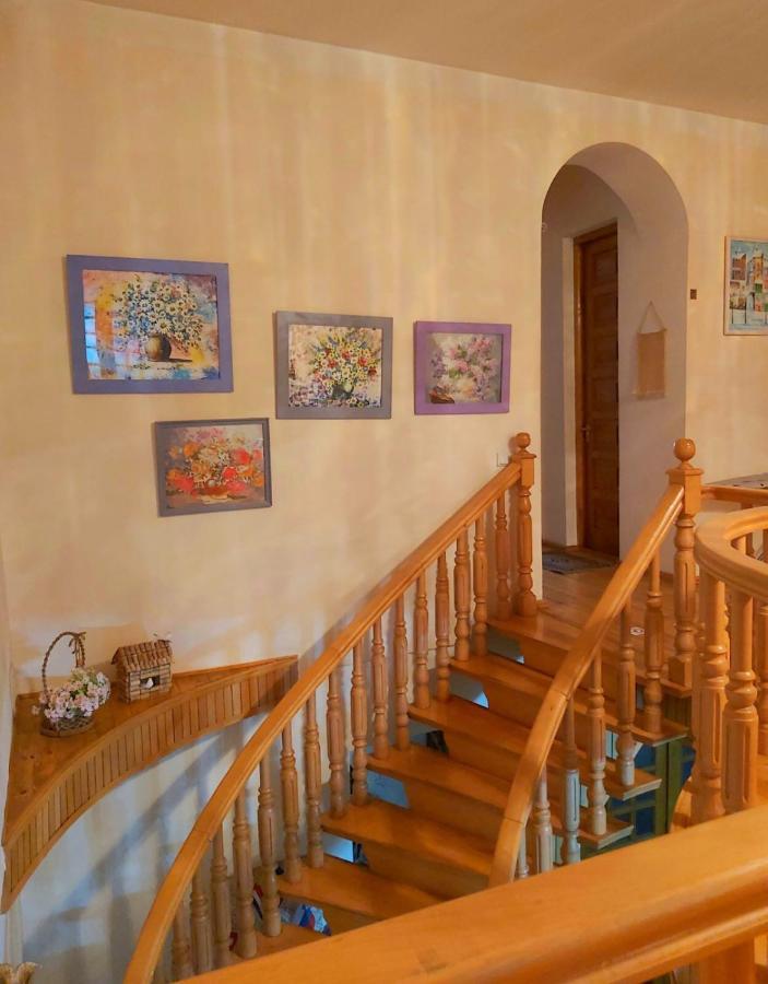 Nitsa Guest House Gori Exteriér fotografie