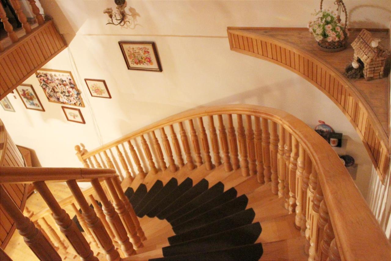 Nitsa Guest House Gori Exteriér fotografie